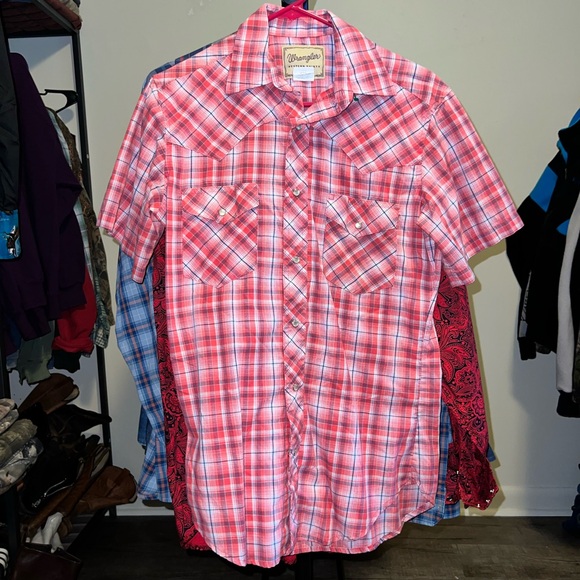 Vintage Wrangler Men's Red Plaid Button Down Shirt Size Small - Picture 1 of 3